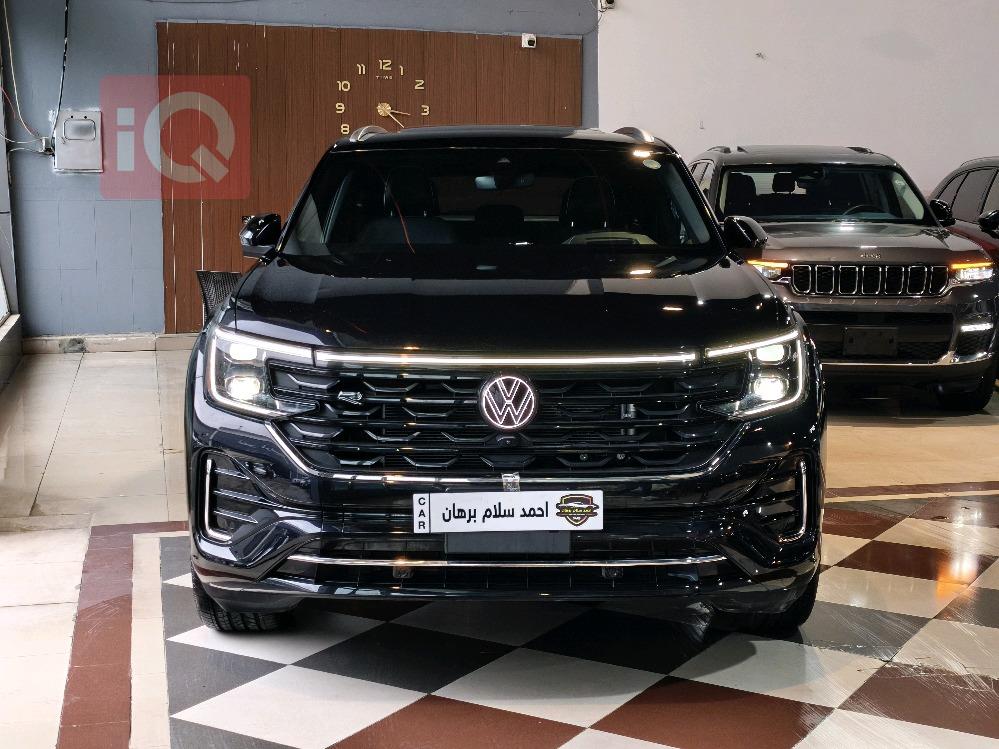 ڤۆڵکسواگن ئەتڵەس کرۆس سپۆرت